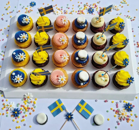 24st mini student cupcakes