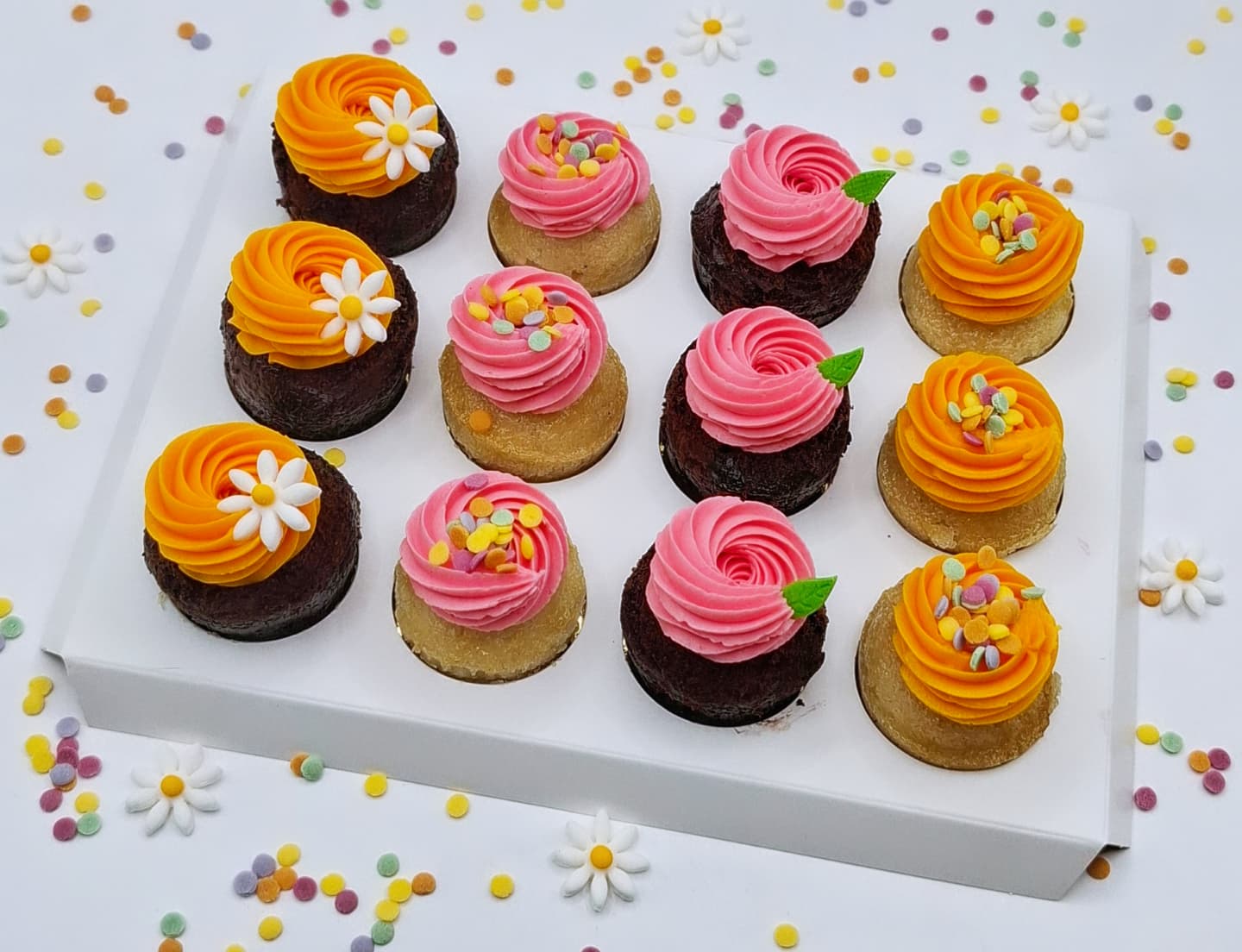 Mini allergivänliga påsk cupcakes