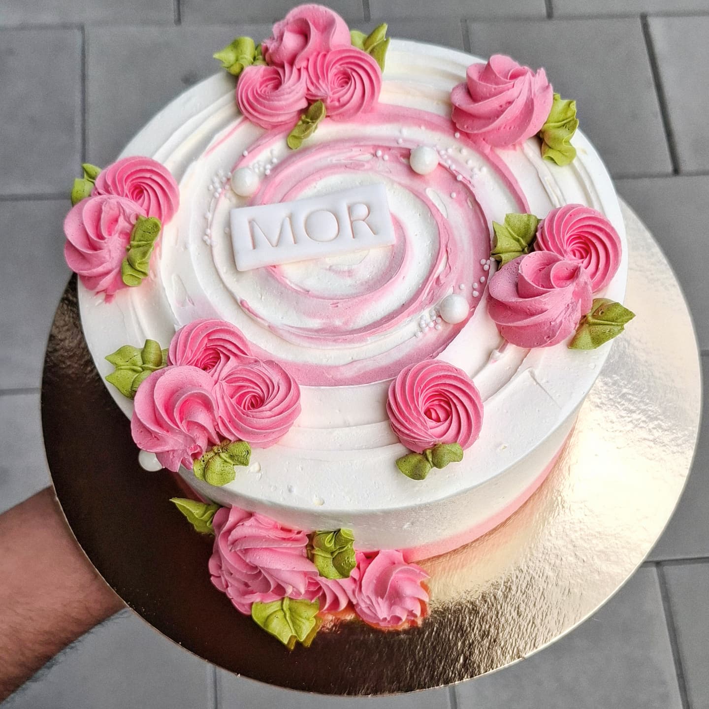 Mom Glow Cake