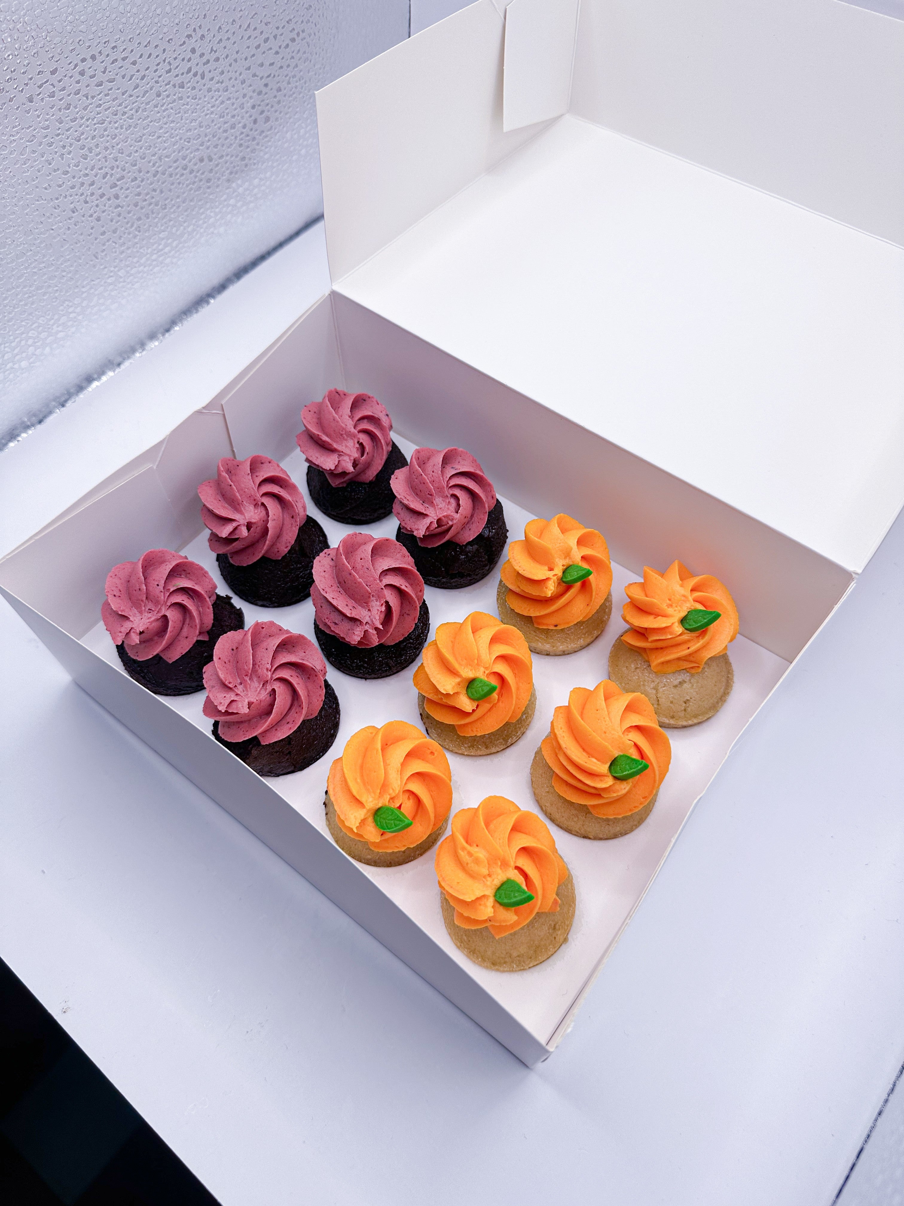 6st mini växtbaserade halloween cupcakes